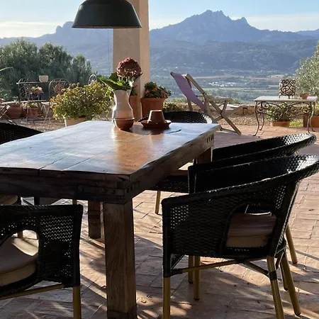 Grosses Mit Pool Rundumblick Fuer 1-2 Familien Holiday home Cannigione