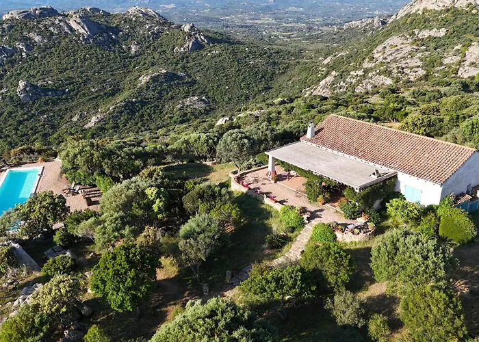 Nyaraló Grosses Mit Pool Rundumblick Fuer 1-2 Familien Cannigione